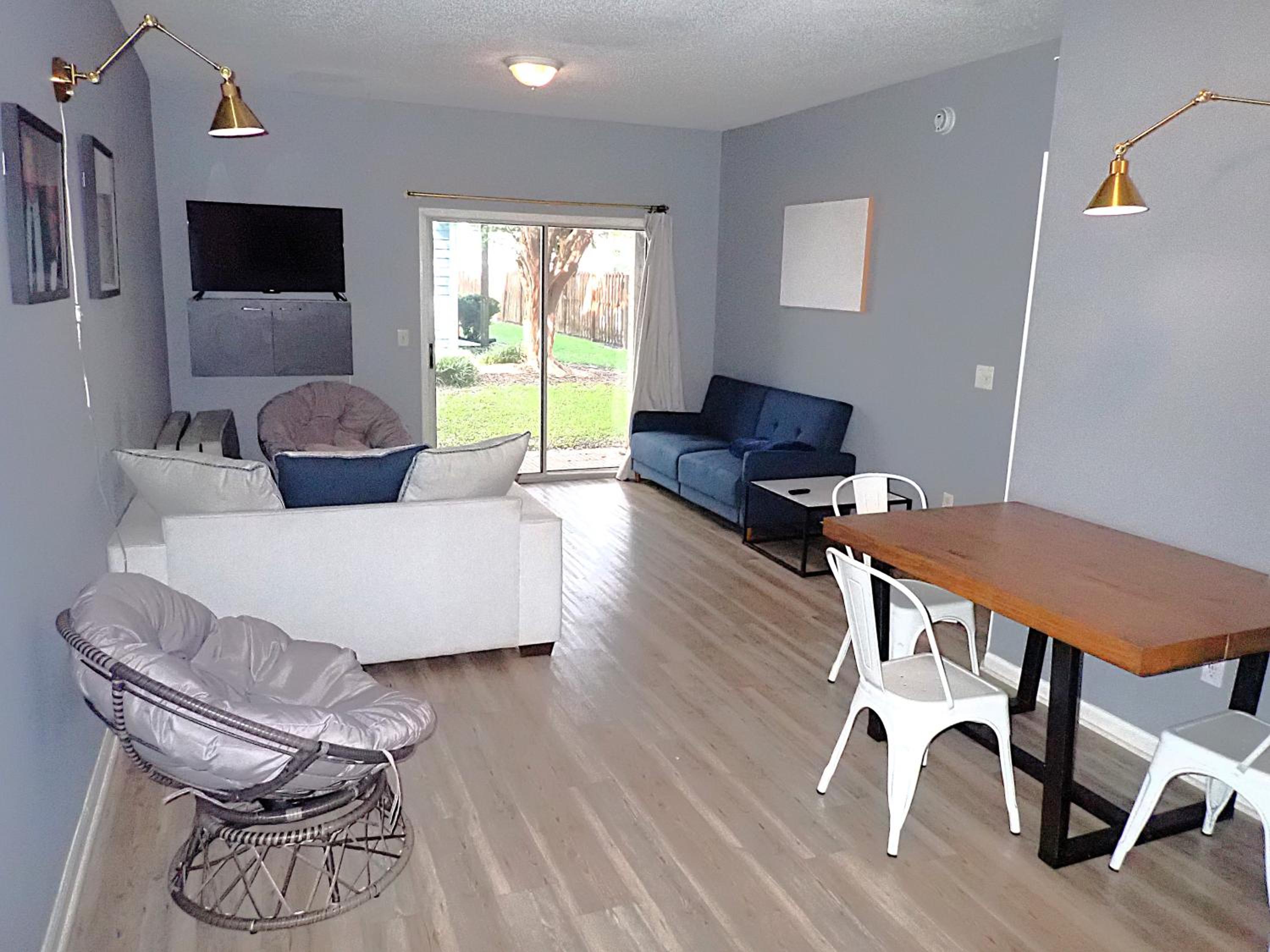 Garden Level 1BR condo, Central Luxury Suite view 3
