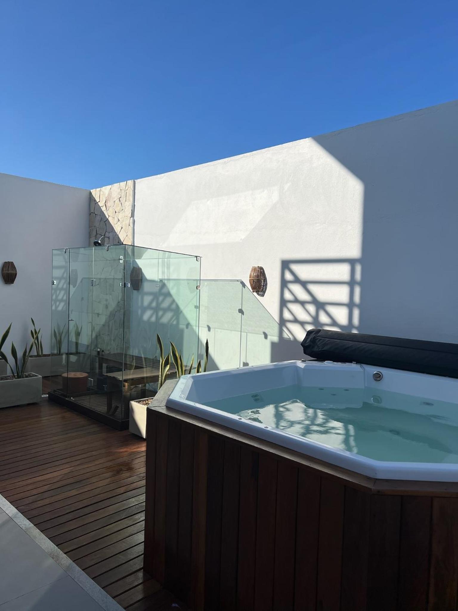 Sunny Kite House Prea