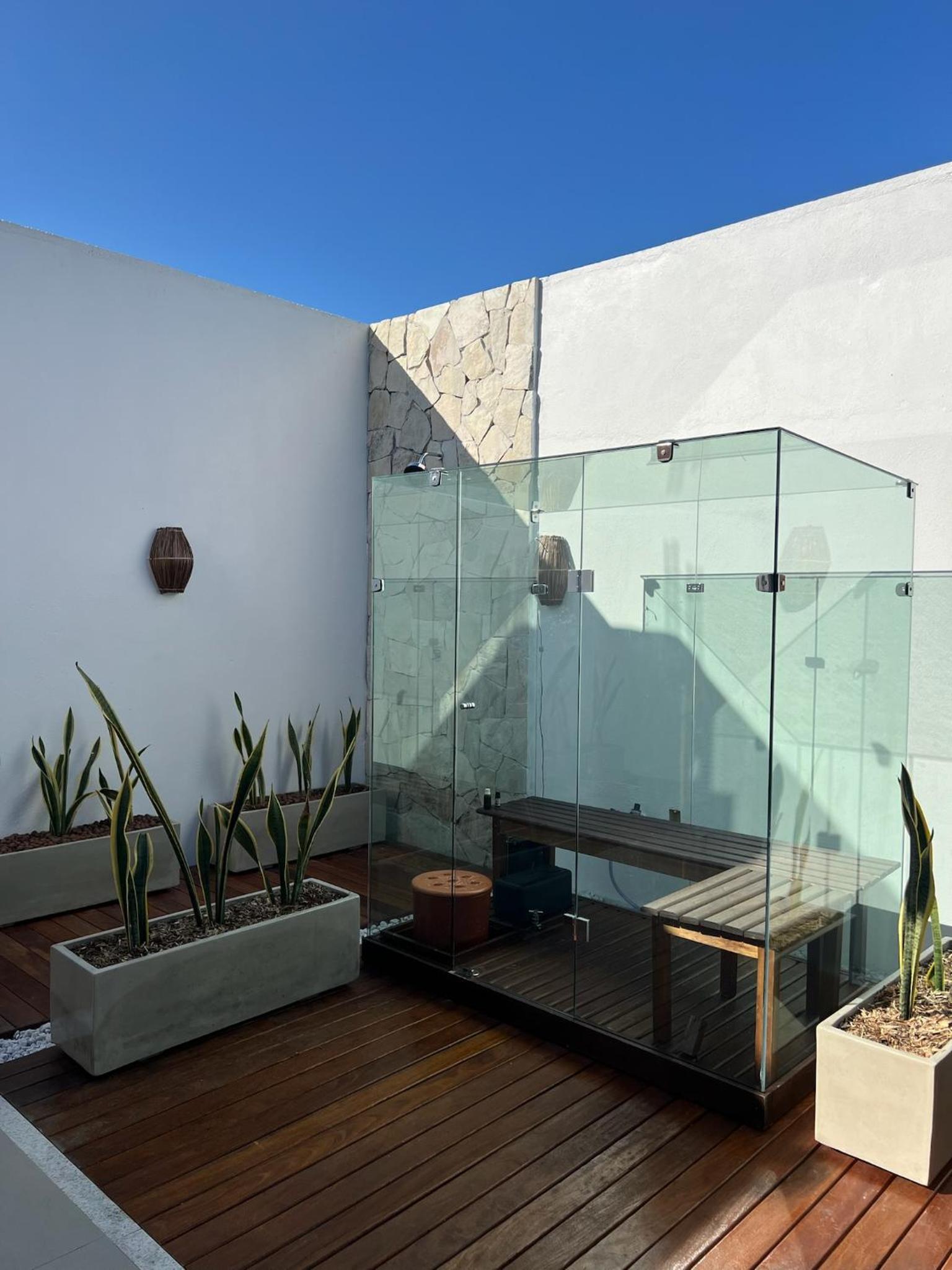 Sunny Kite House Prea