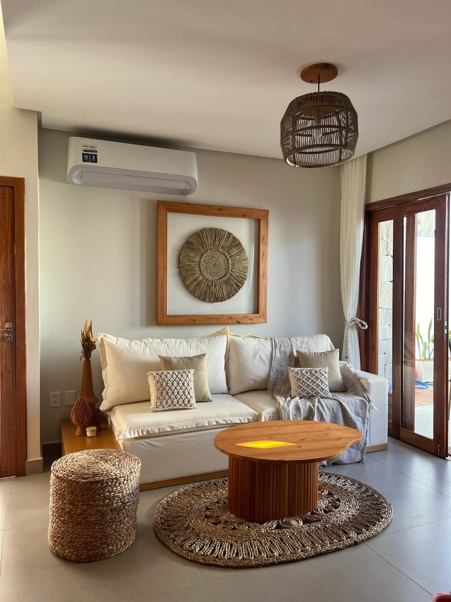 Sunny Kite House Prea