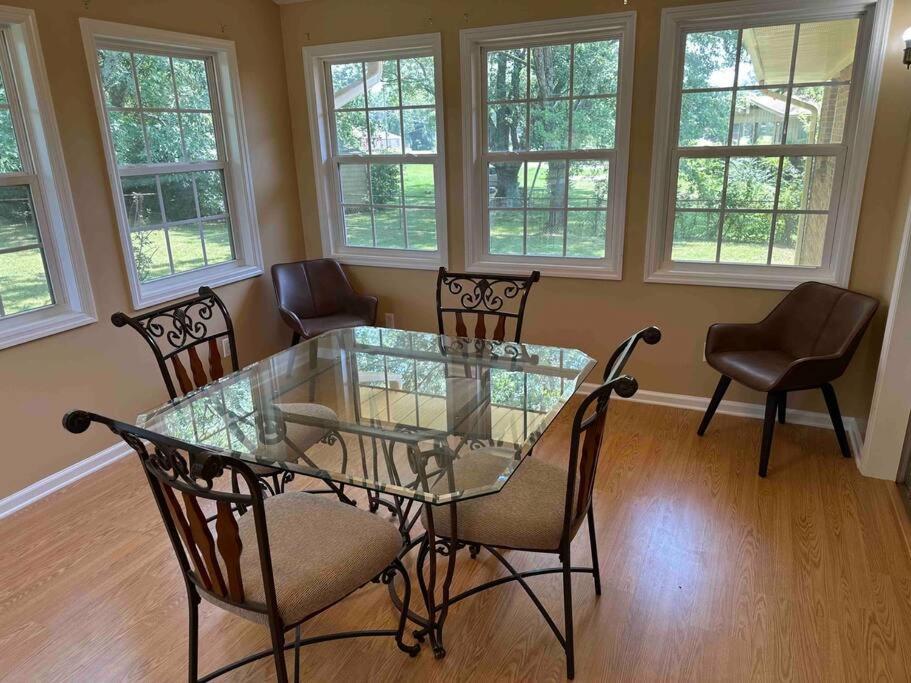 University Cozy Escape view 5