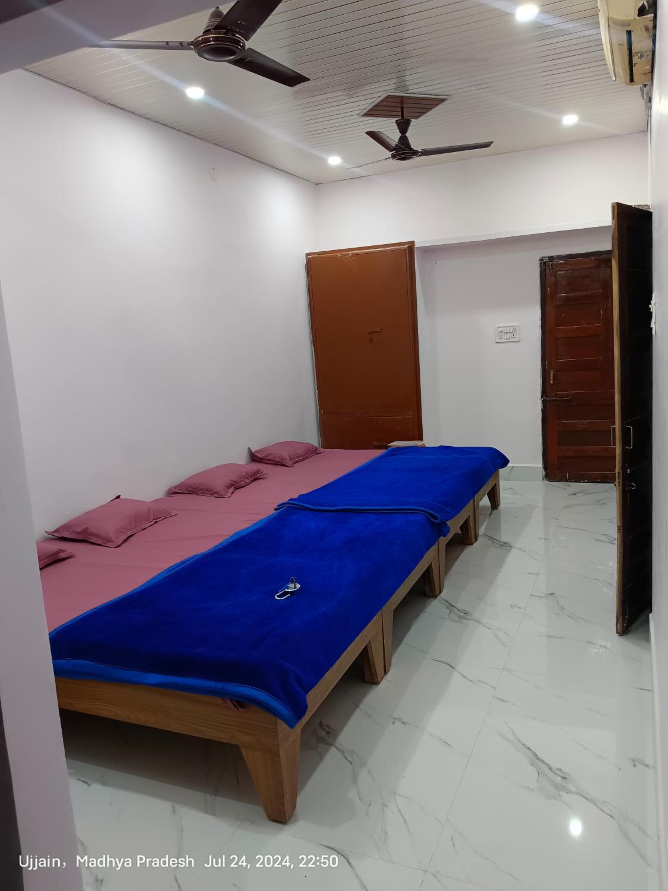 Shree Maruti Guest House view 2