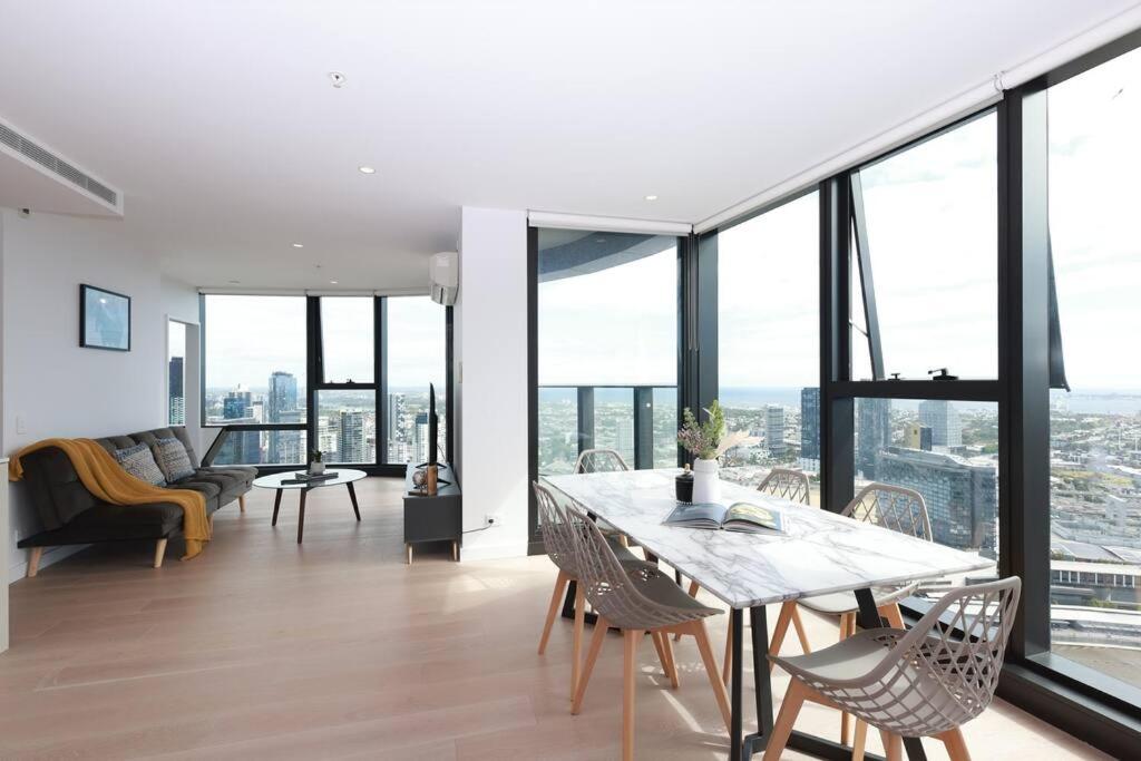 10D Stunning ocean and Yara river view 2Bedroom Abnb Apt with Free Parking