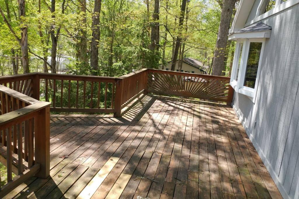 Captain Bill's Guest House and heated swimming pool