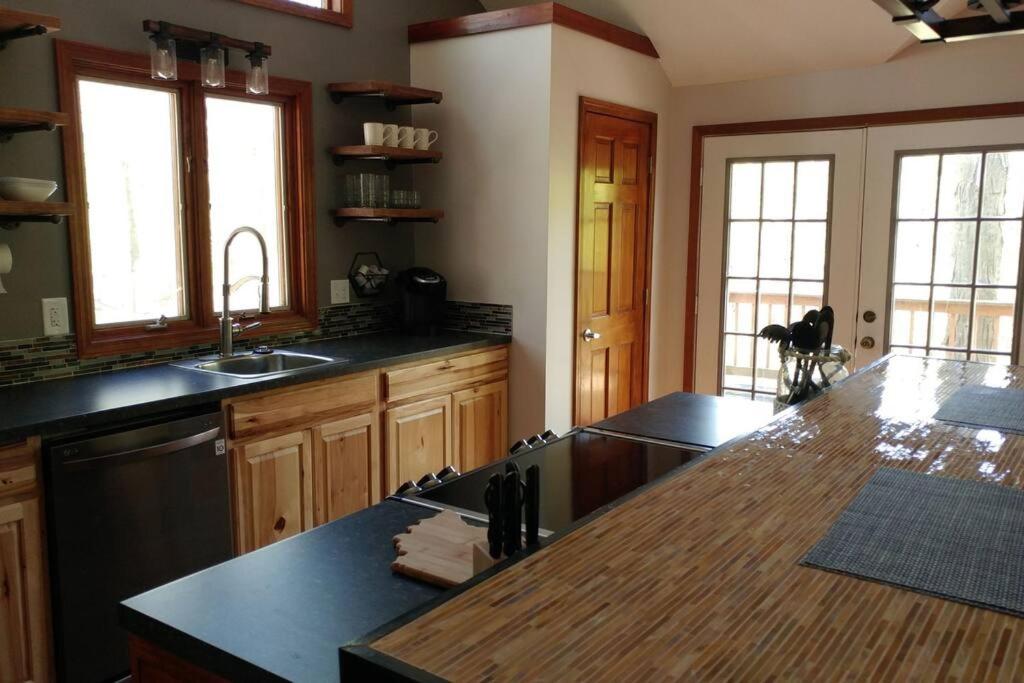 Captain Bill's Guest House and heated swimming pool