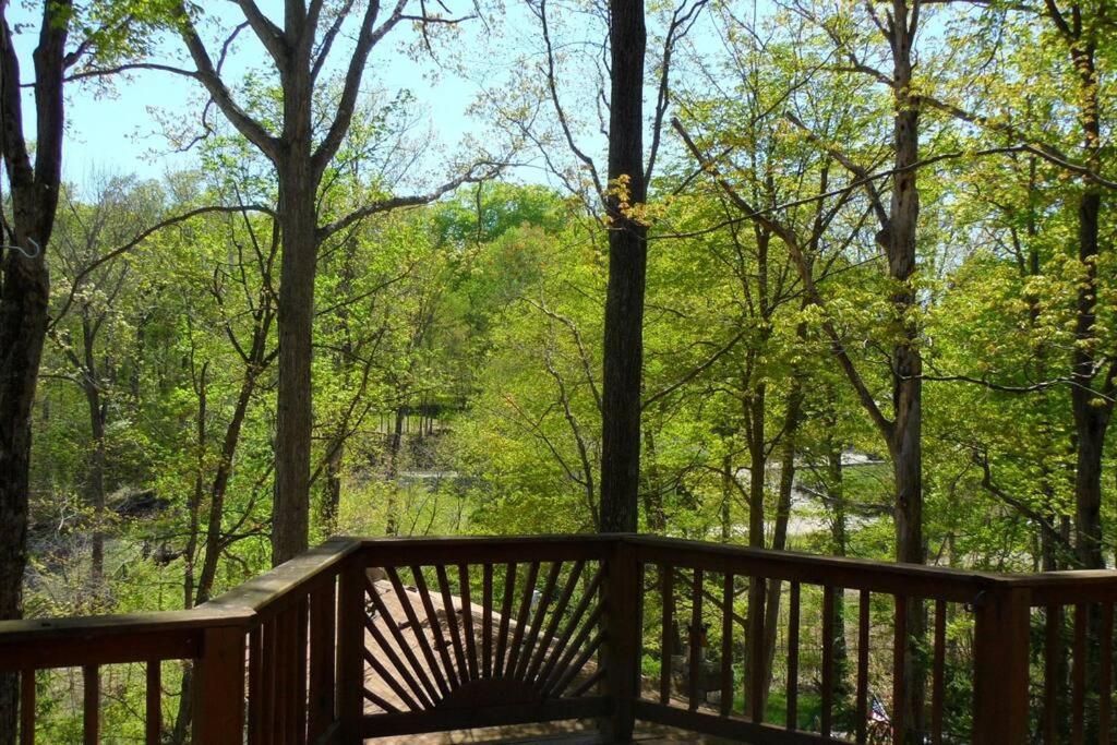 Captain Bill's Guest House and heated swimming pool
