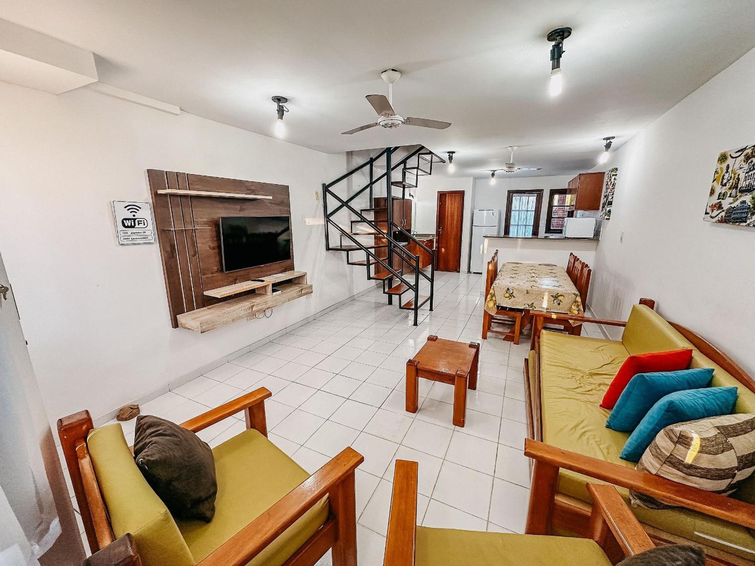 Casas no Residencial Mont Sinai com 2 ou 3 suítes (todas com ar), internet privativa 300MBPS a aproximadamento 250m da Praia de Taperapuã, condomínio com p