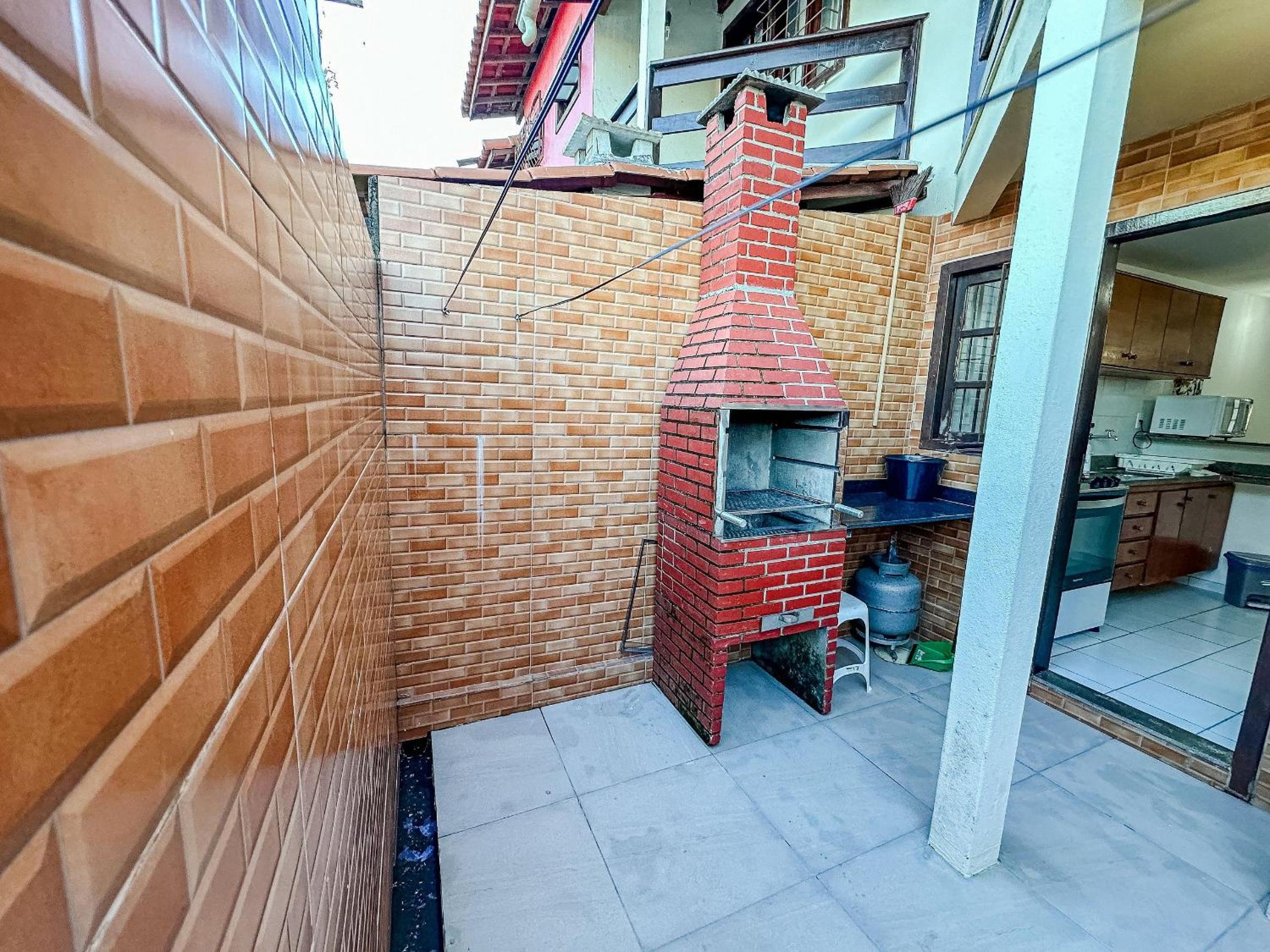 Casas no Residencial Mont Sinai com 2 ou 3 suítes (todas com ar), internet privativa 300MBPS a aproximadamento 250m da Praia de Taperapuã, condomínio com p