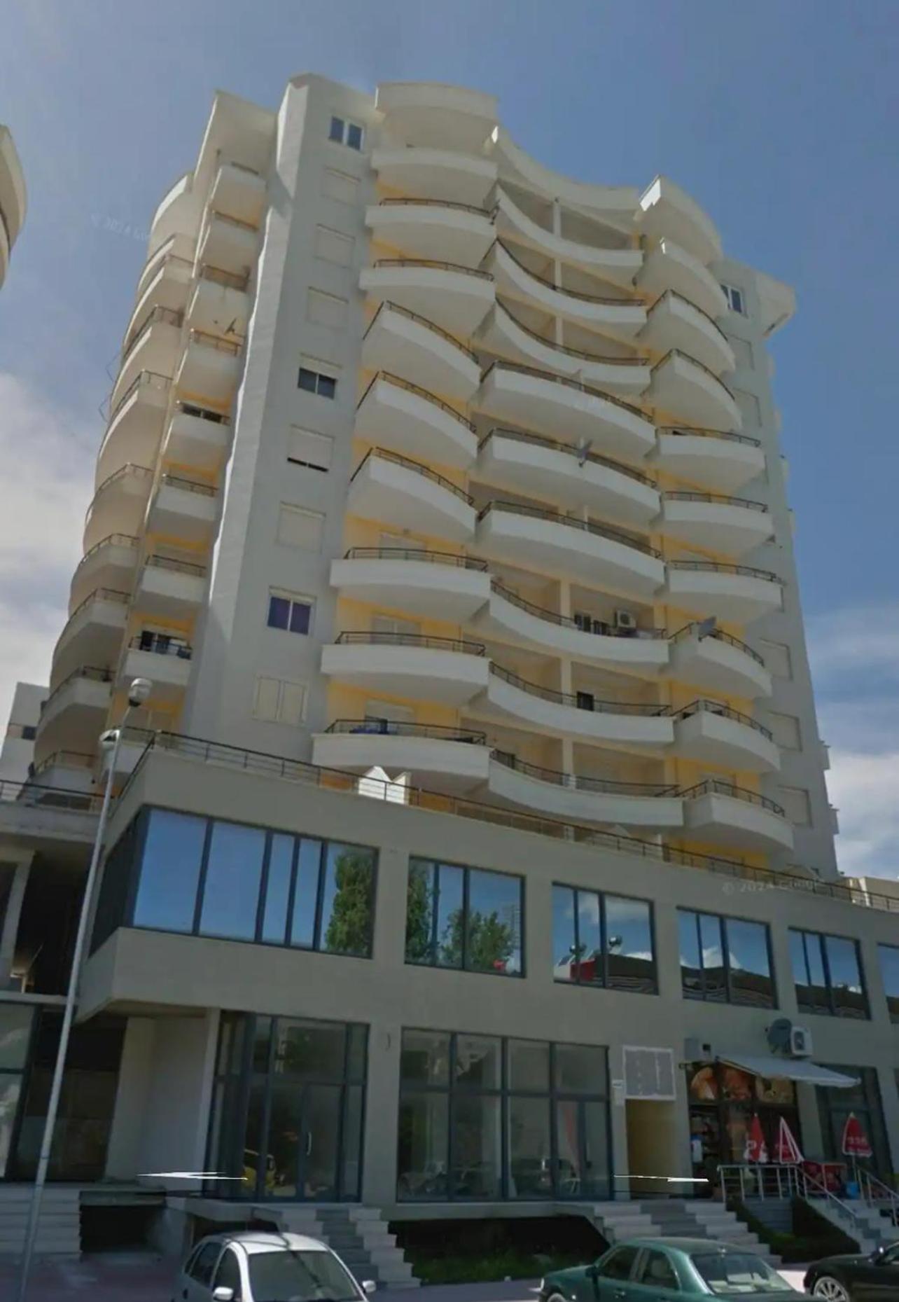 Roan's Apartment