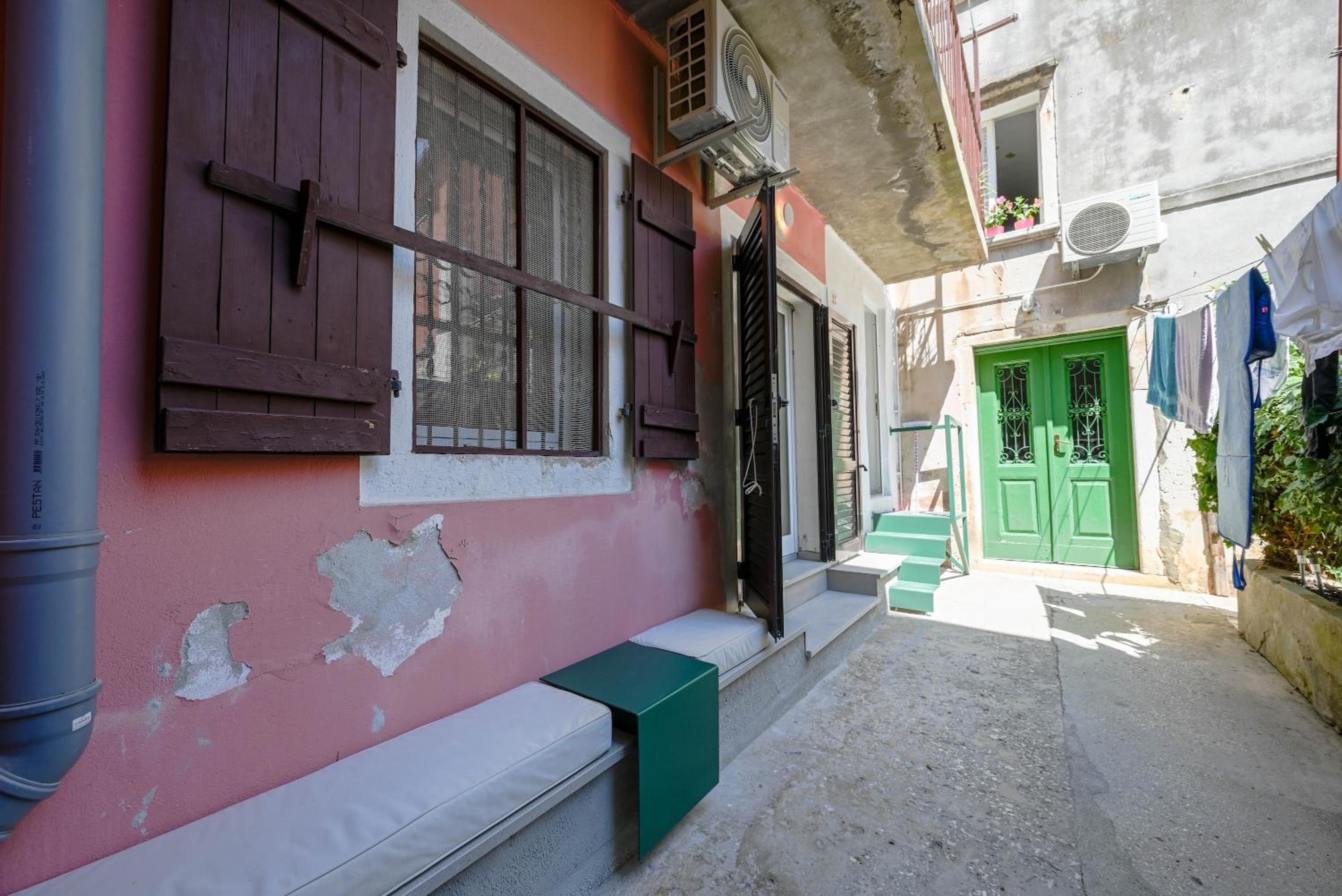 House Grisia 33 view 4