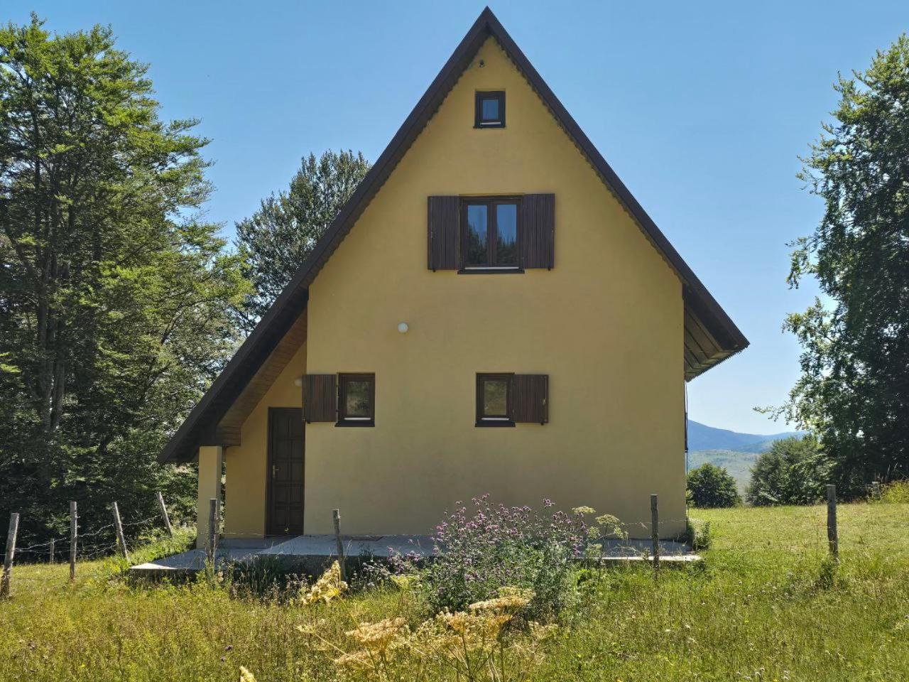 Enchanting chalet amidst impressive nature