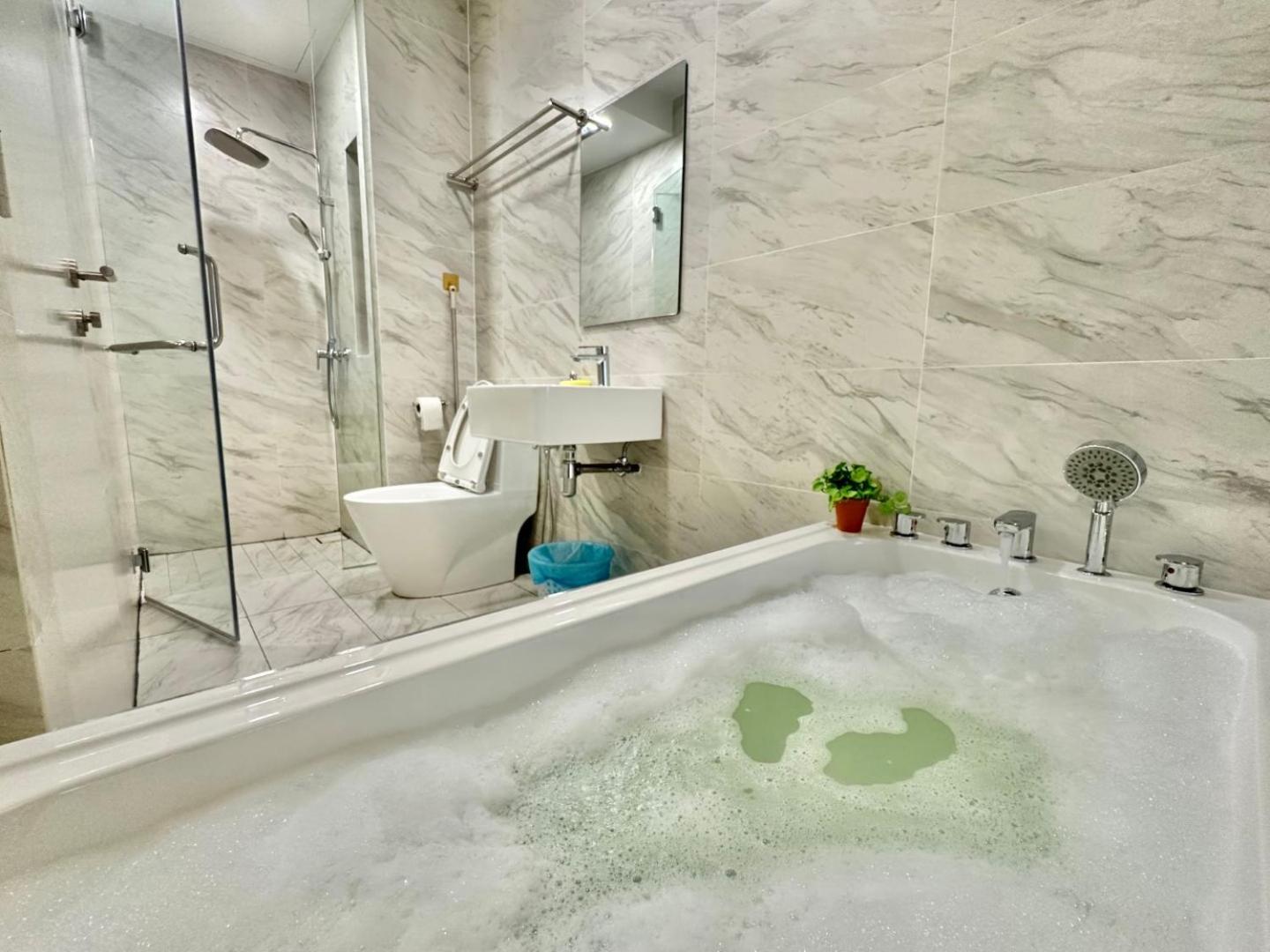 MW Imperio Residence 2Bedroom Suites With Private Bath Tub