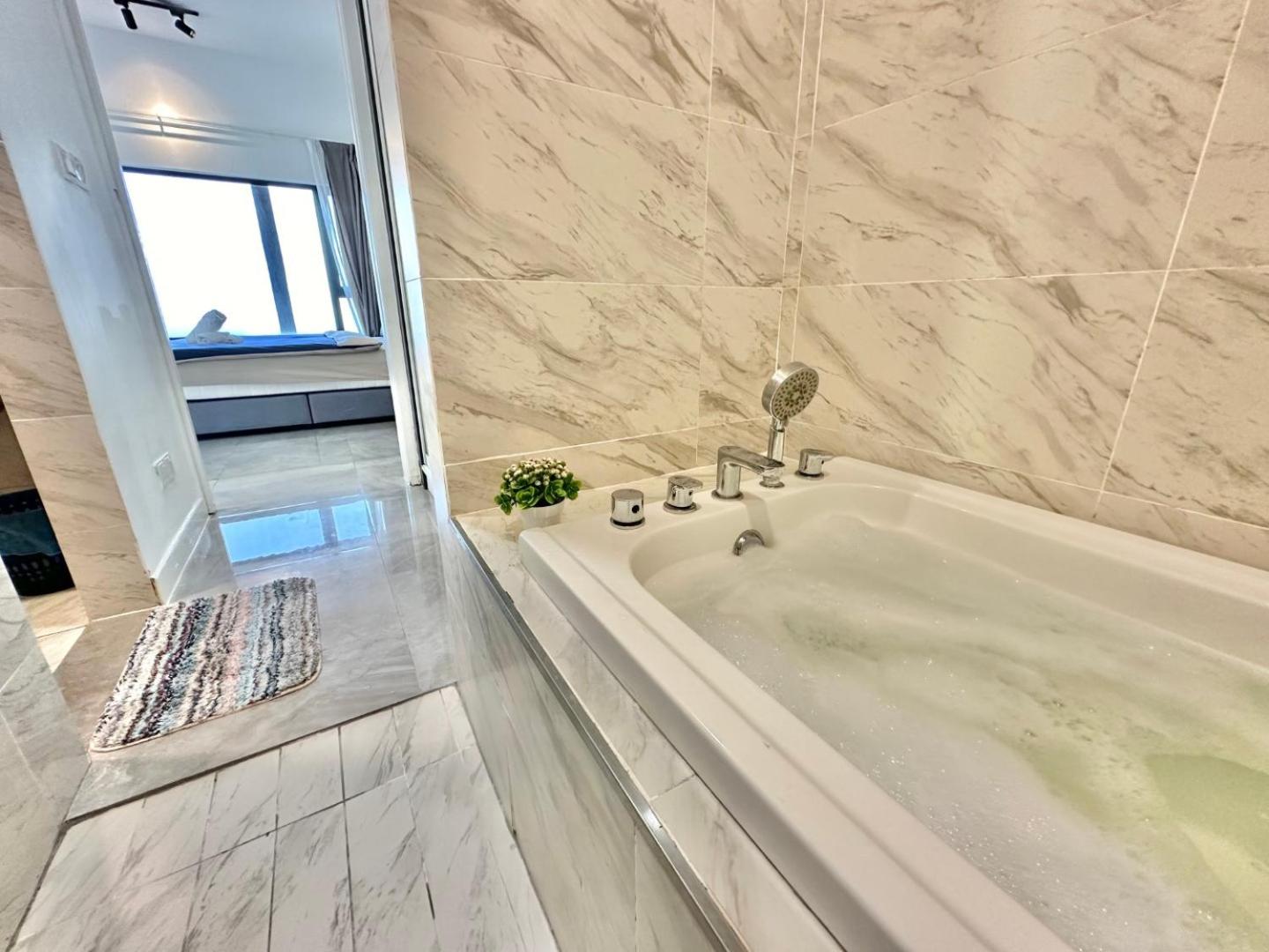 MW Imperio Residence 2Bedroom Suites With Private Bath Tub