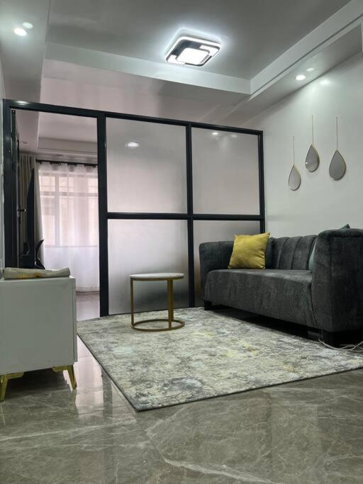 Kilimani 1BR, free parking &gym view 3