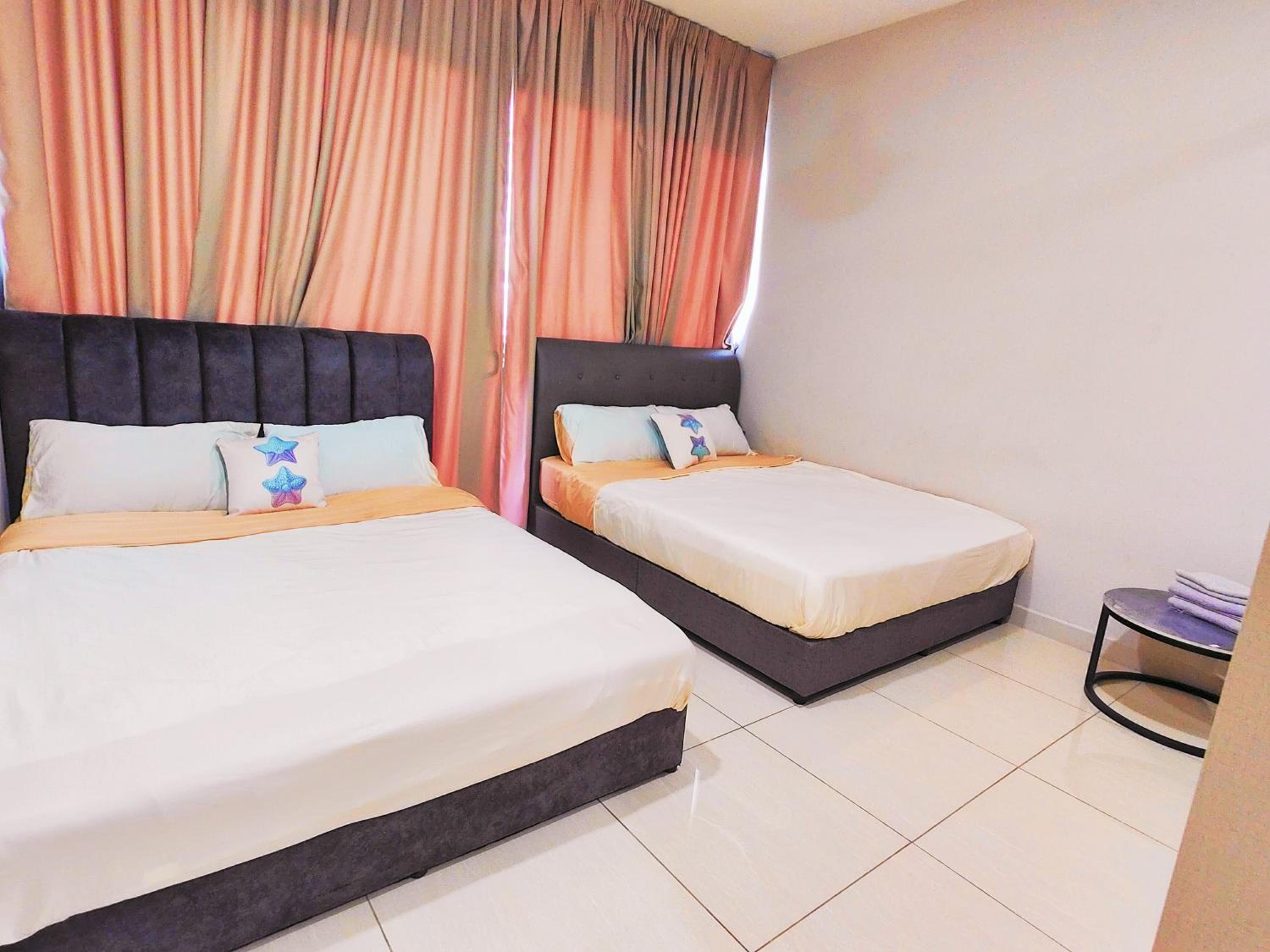 Central KL City Condo with Balcony Infinity Pool & LRT MRT & KLCC Mall Access