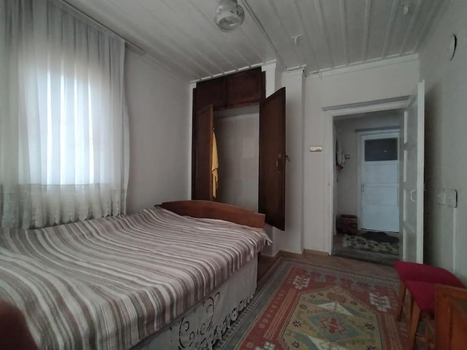 Afyon kalesi eteklerinde bir yer view 4