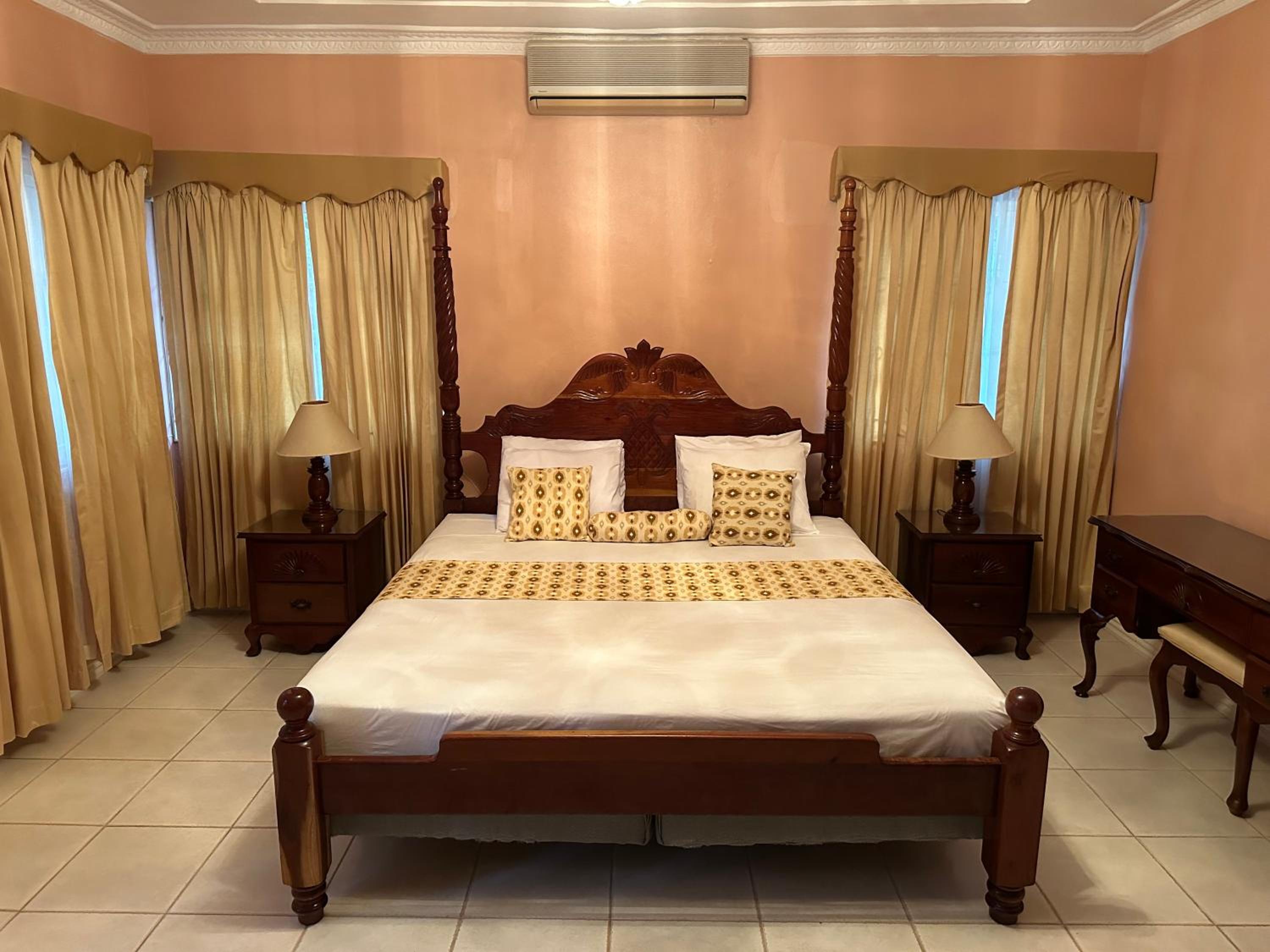 Chateau Gloria Luxury Villa view 3
