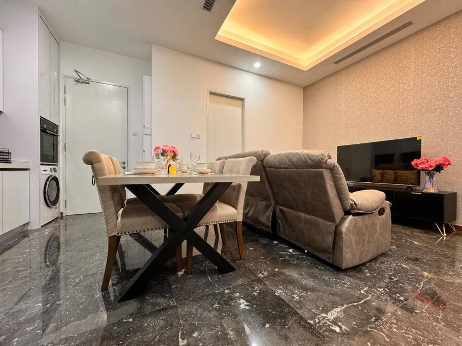 KLCC 3Min Luxury 1-4Pax 1 Parking Royce Residence