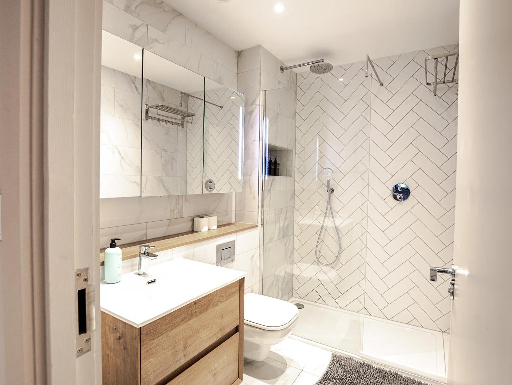 M1 City Centre 3 Bed 3 Bath Luxe Penthouse view 4