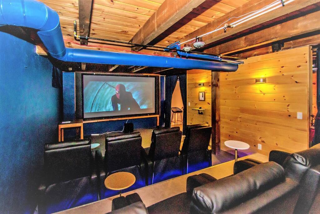 RIVER! Hot tub, Movie theater, Sauna, Massage chair