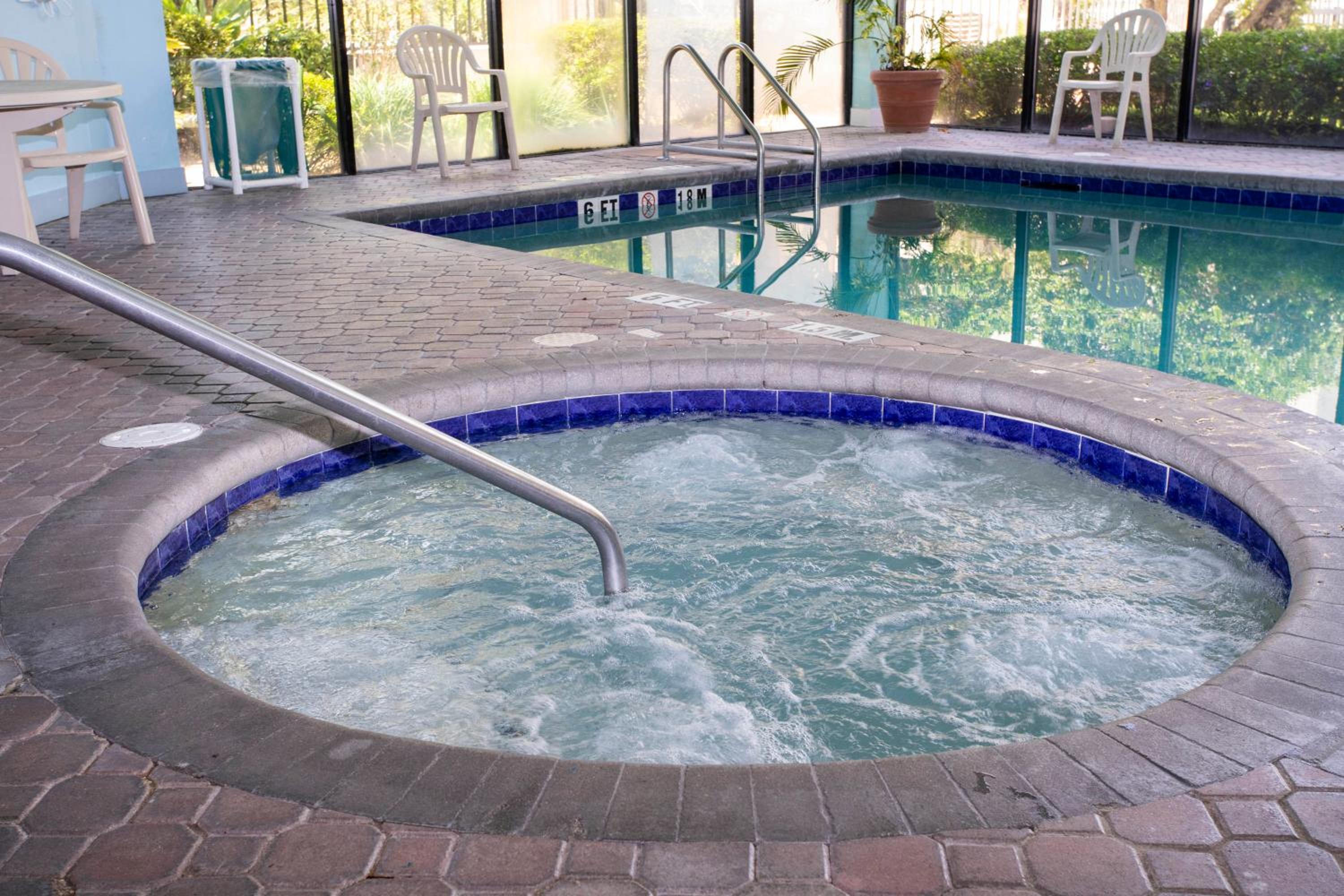 Cozy apt 2 bedrooms 1 mile Universal Studios