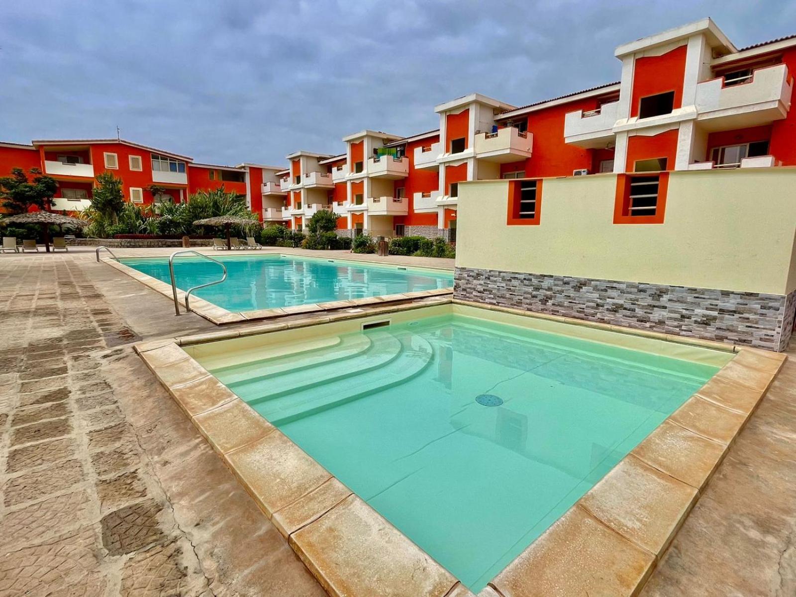 Moradias C12 nice apartment in a residence with pool and security