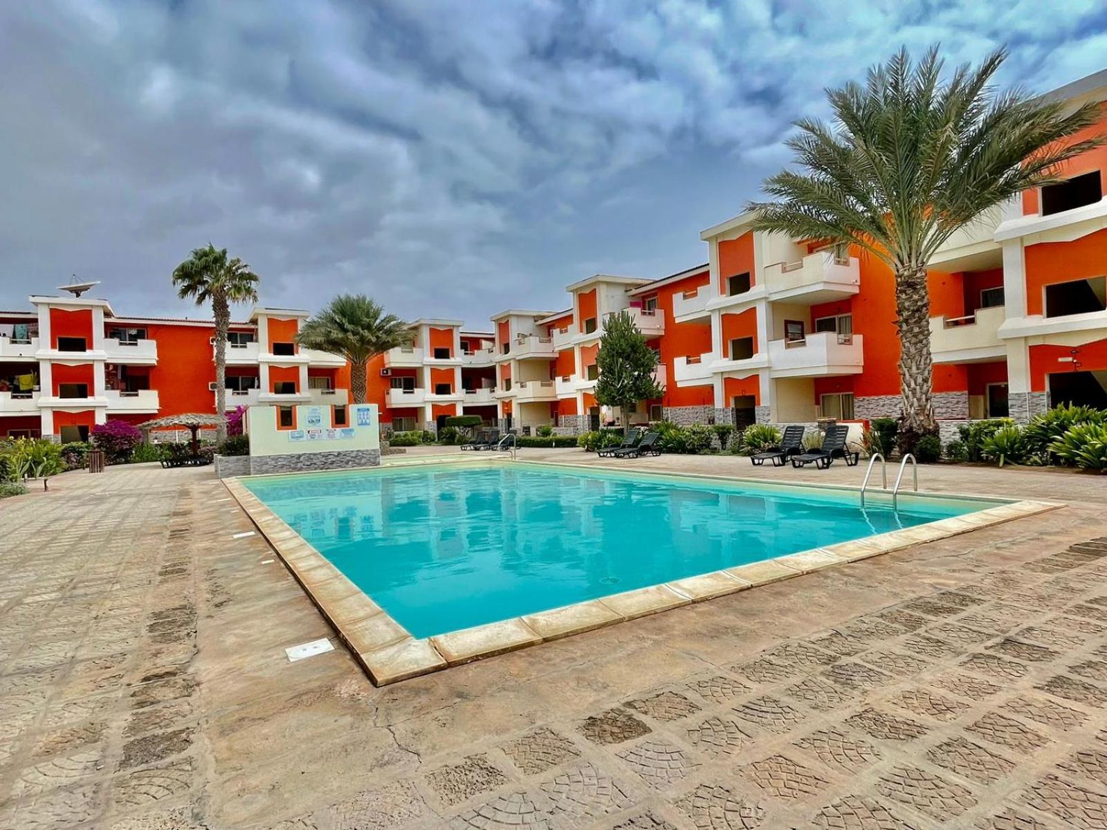 Moradias C12 nice apartment in a residence with pool and security