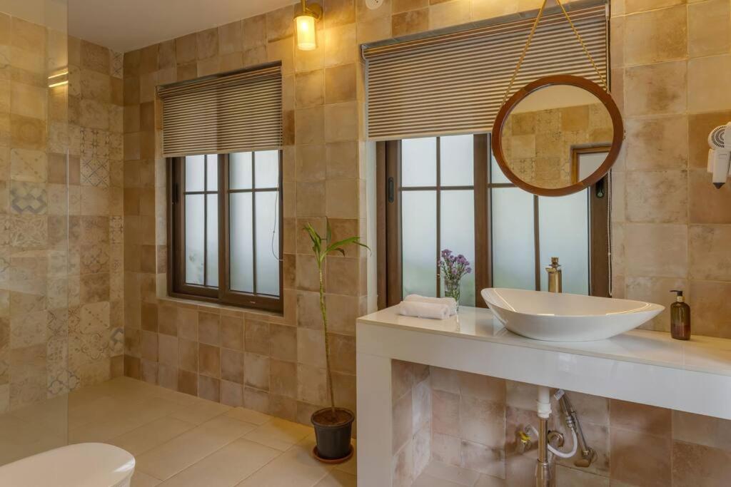 Casa Dolce Vita 4 bed villa with a pvt pool in North Goa view 5