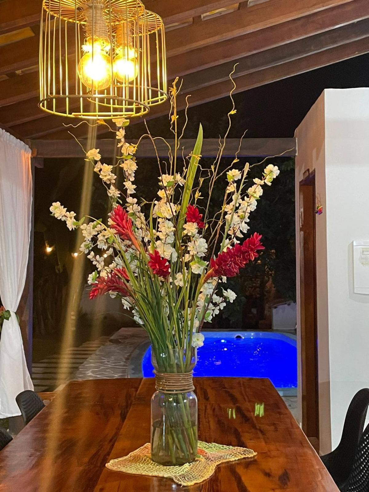 Casa com piscina e churrasqueira!