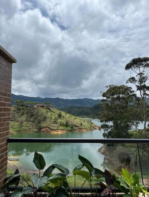 Brisa Del Lago - Guatape