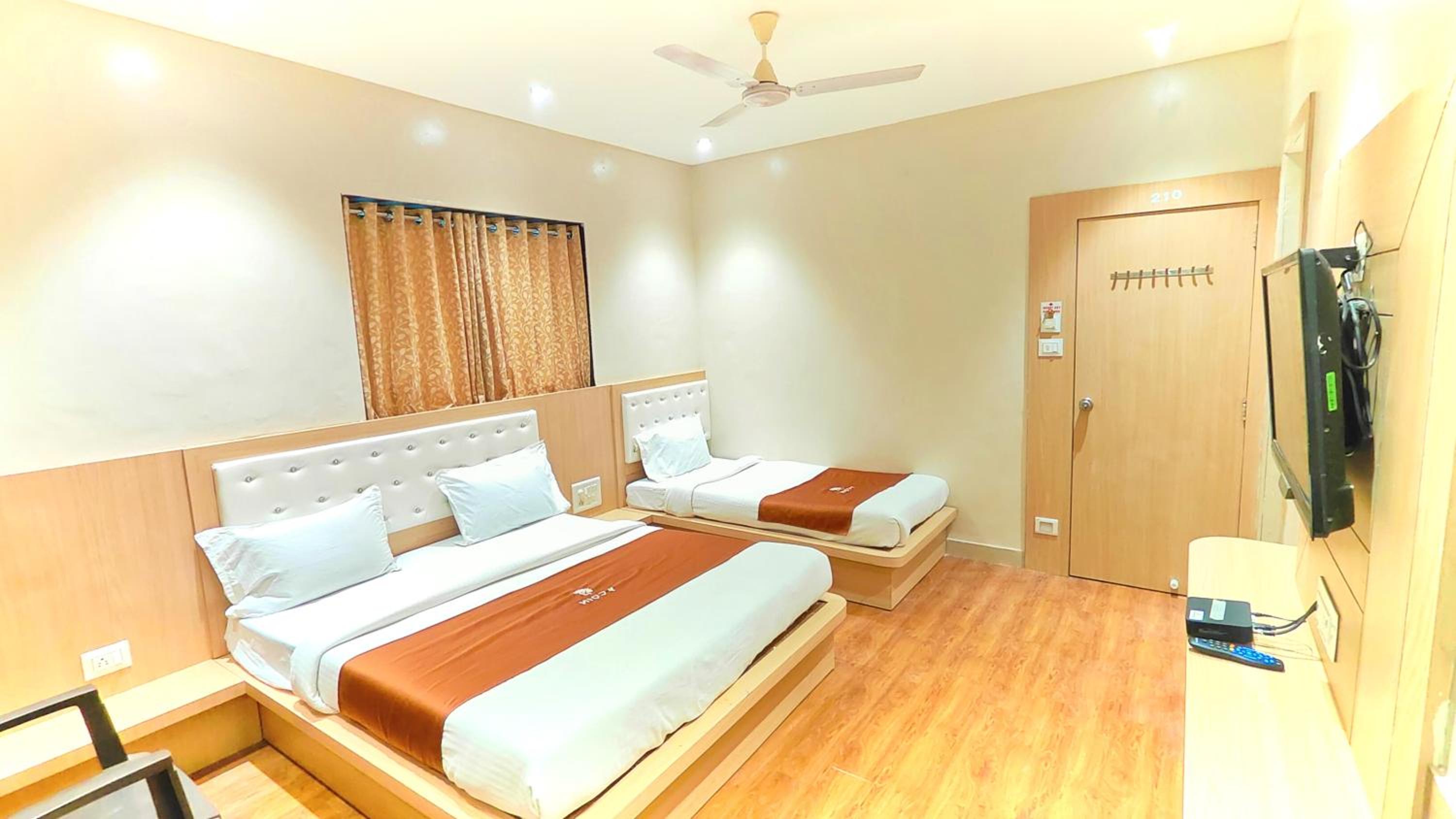 Shirdi Vacations - Hotel Yog Palace Newly Renovated - Property Image 2