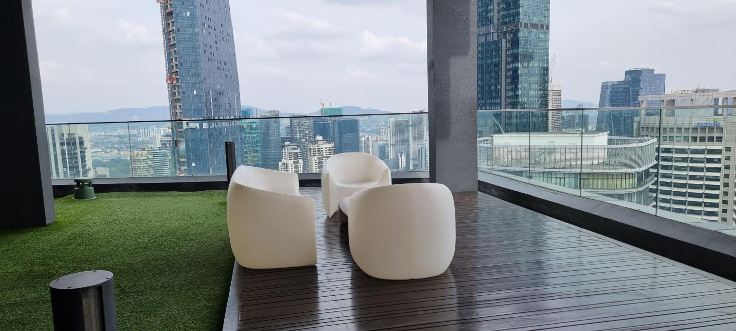 Star Superior KLCC Suite 4-5pax by LavishHome