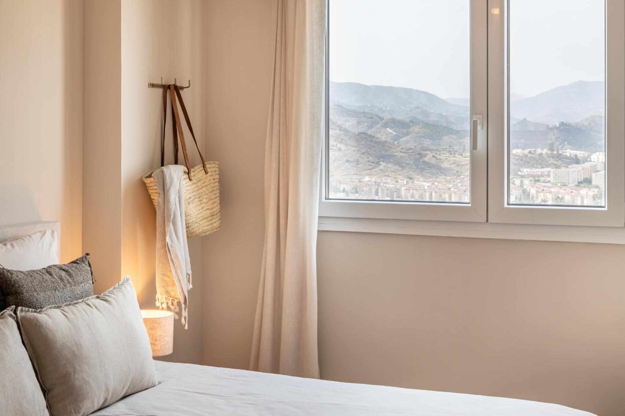Malaga Skyline 5 Pool & Parking Free