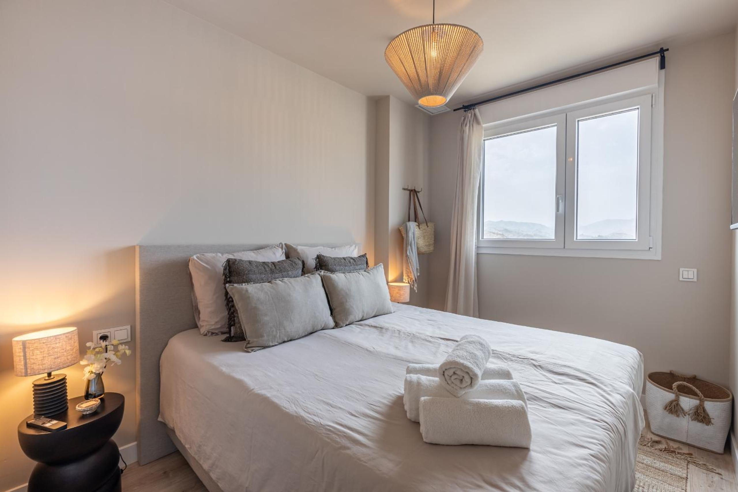 Malaga Skyline 5 Pool & Parking Free