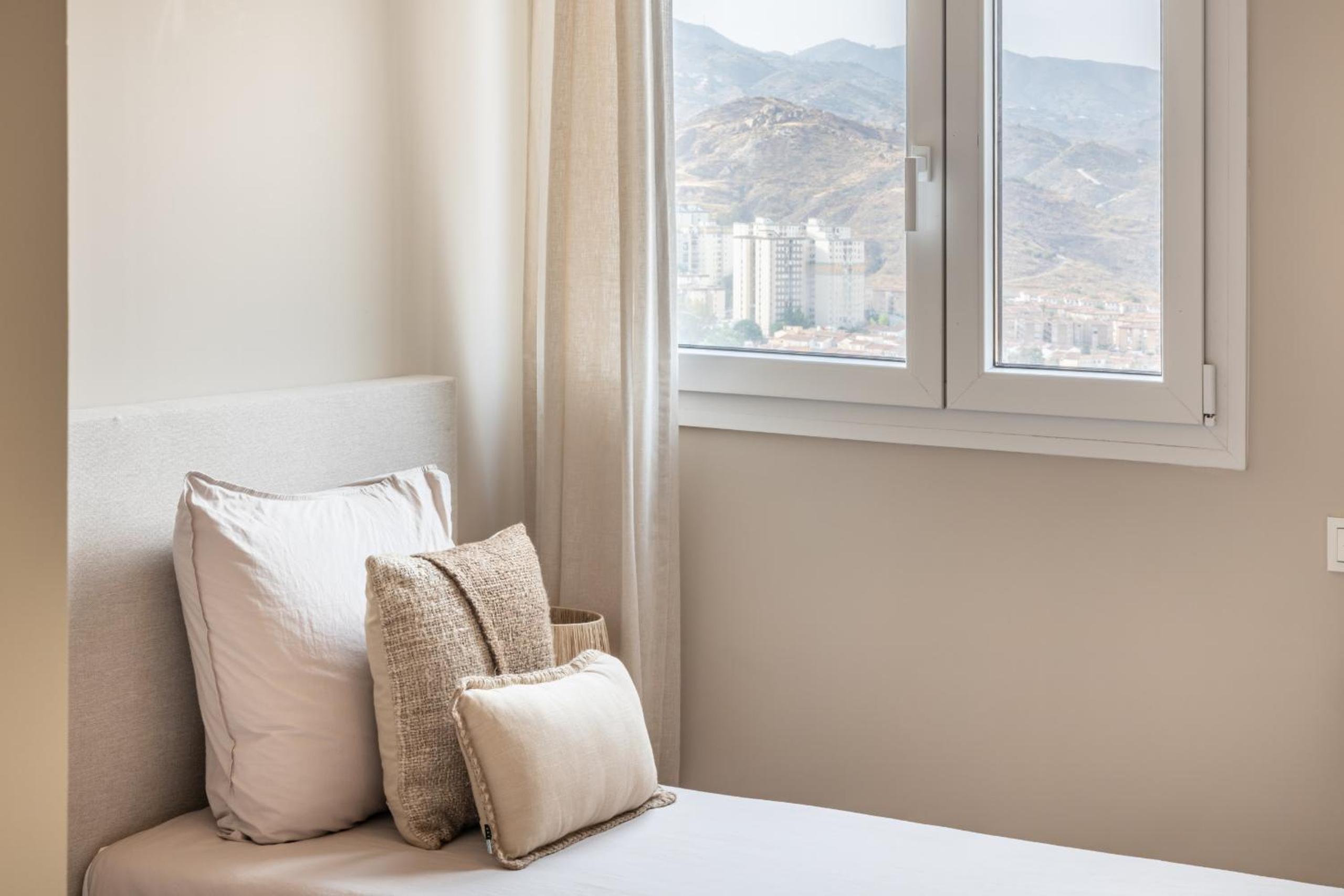 Malaga Skyline 5 Pool & Parking Free