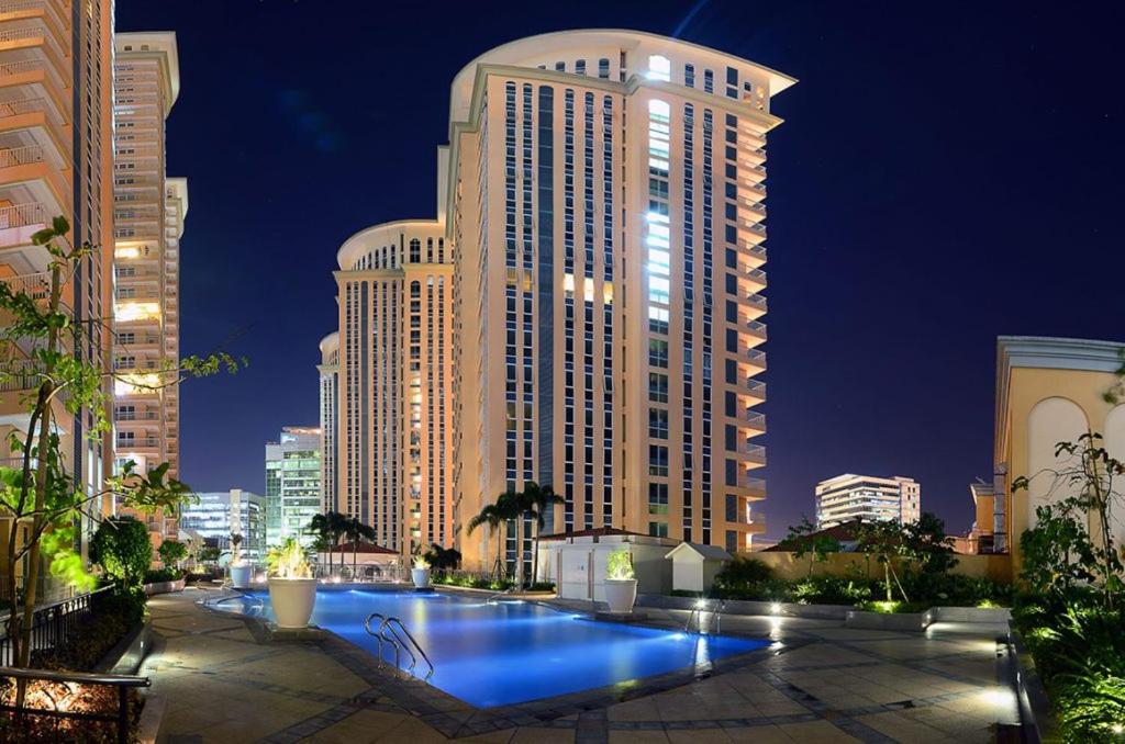 Venice Apartments in McKinley Hill BGC Taguig with Netflix and WiFi view 5