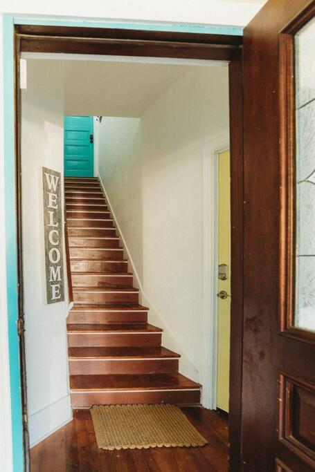 Quiet Charming Central Historic Guesthome Uptown