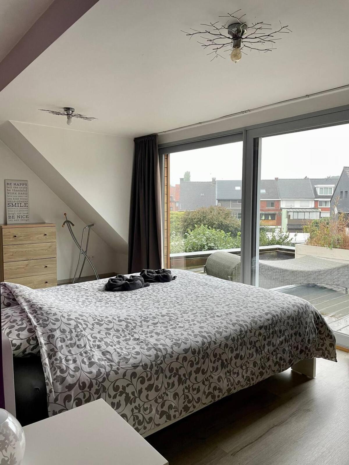 Duplex appartement in rustige woonwijk