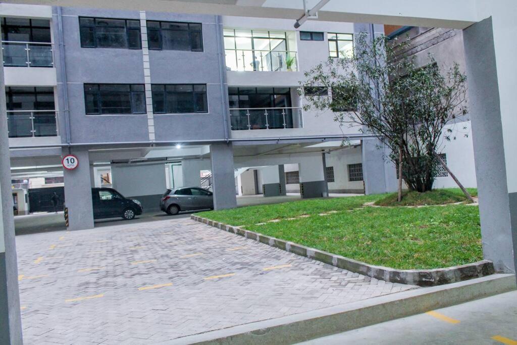 Kilimani condo, free parking&gym