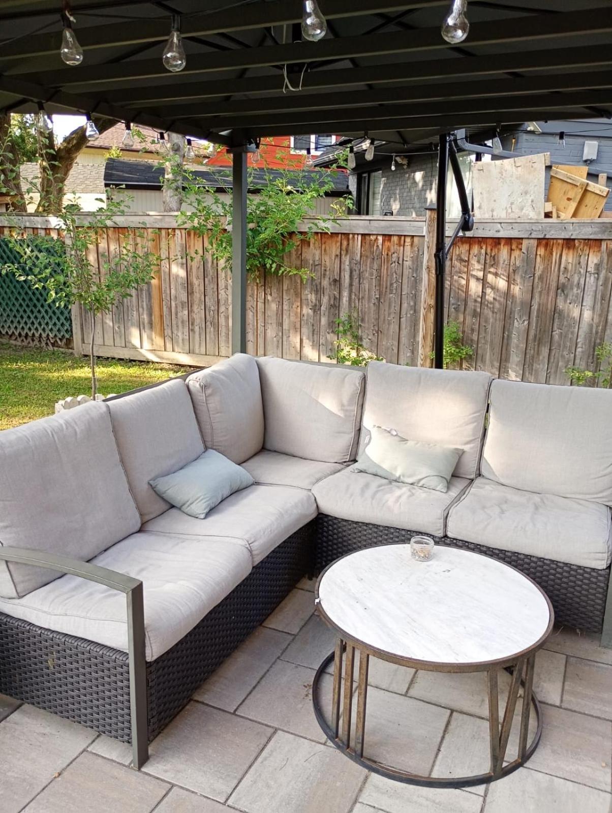 Clearbrooke Gem- Bright Private Bedroom close to YYZ view 2