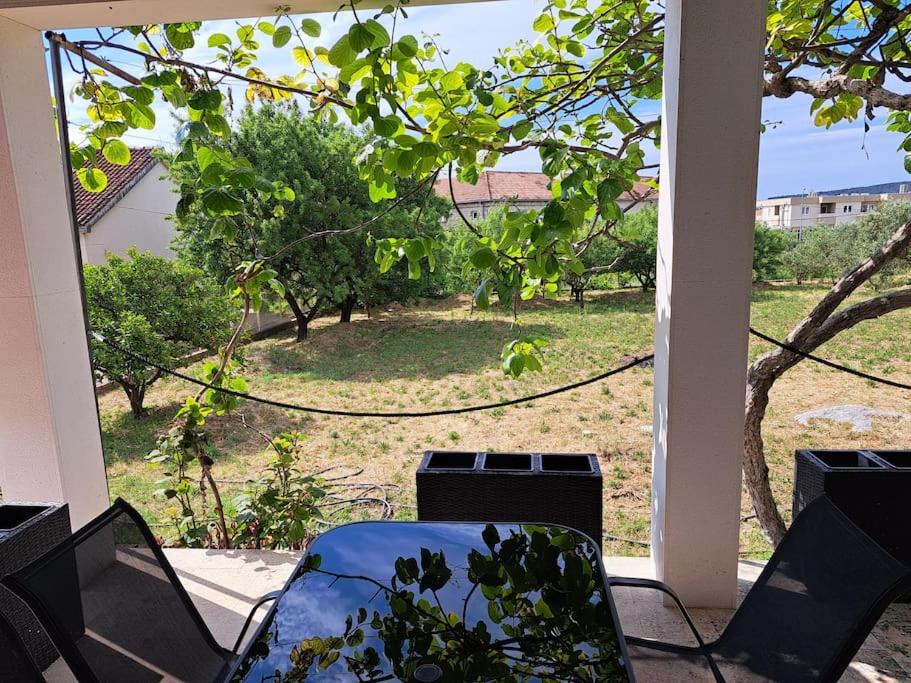 Apartment Kyra with terrace and garden view 5