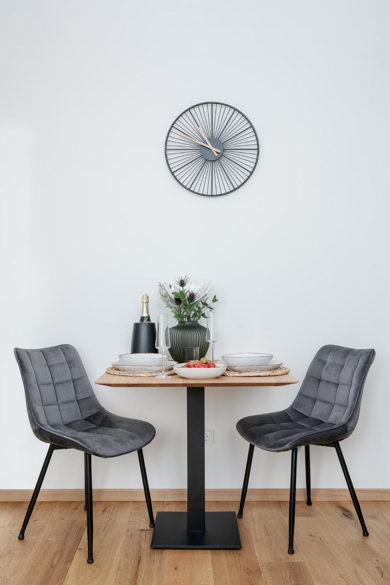 FENJOY Design Studio Apartment