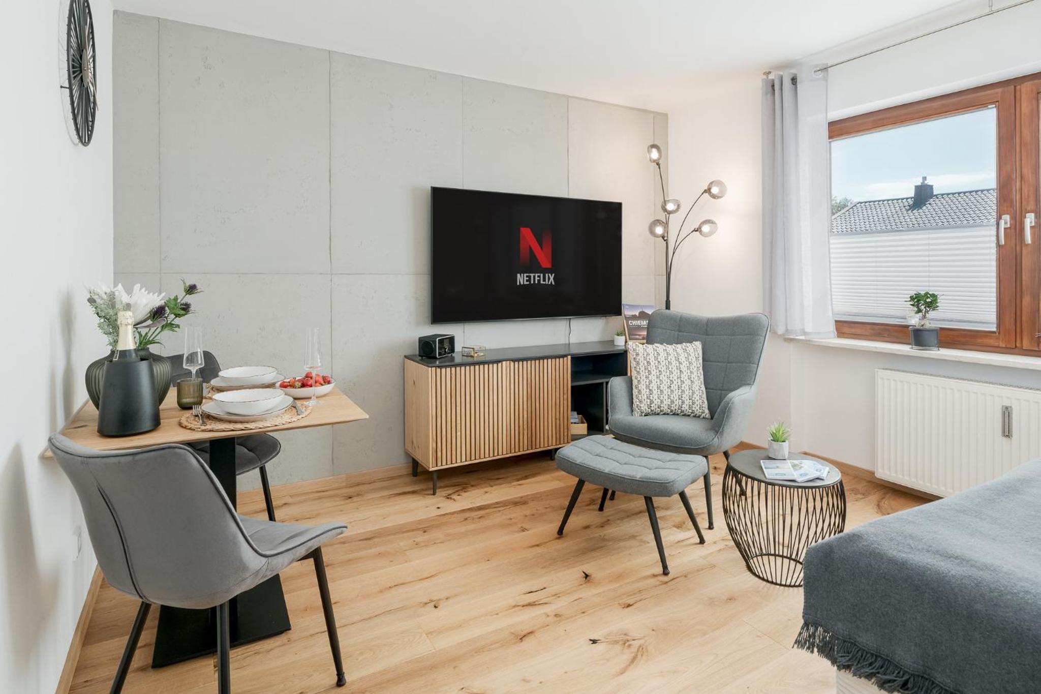 FENJOY Design Studio Apartment