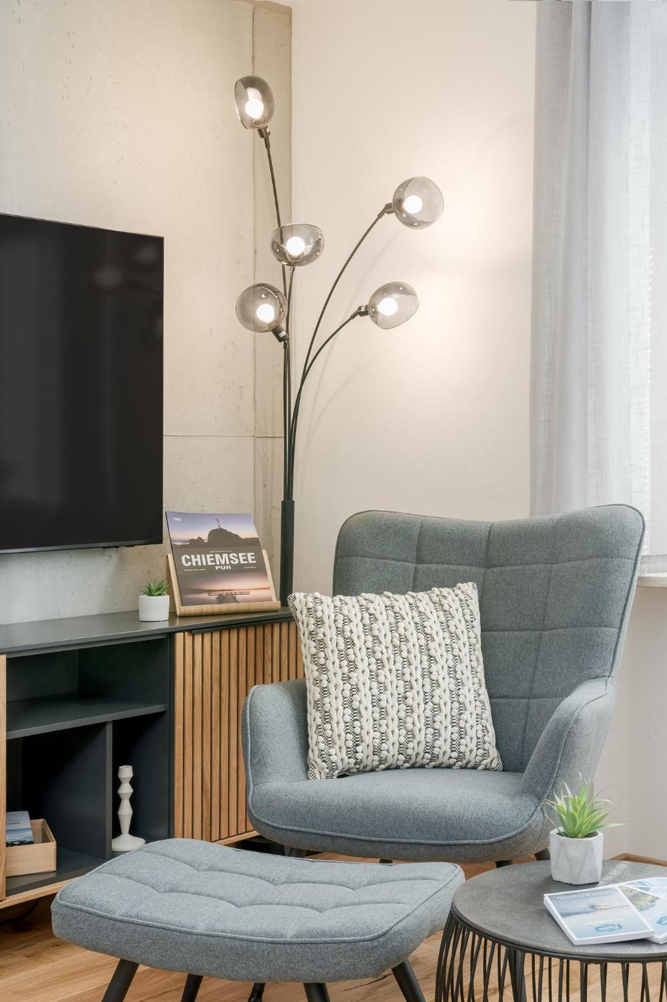 FENJOY Design Studio Apartment