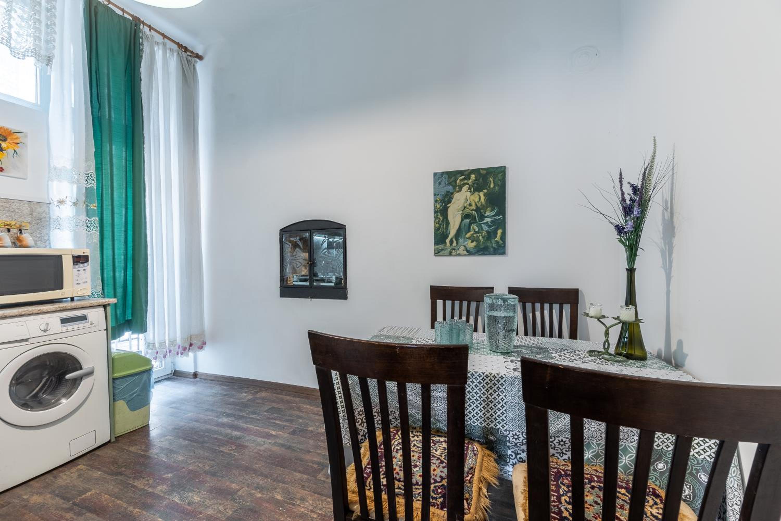 Central Heritage 3-BR Apartment