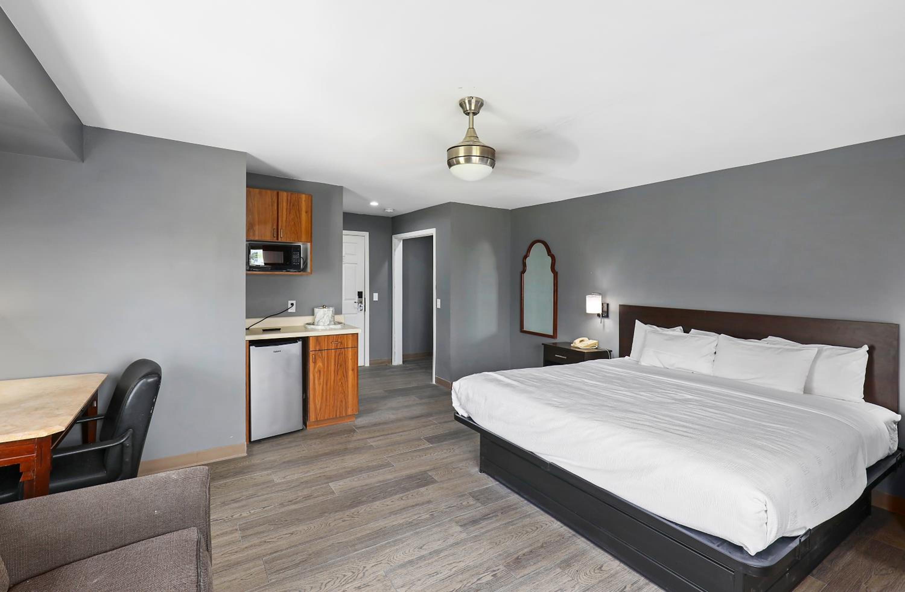 Four Seasons Country Inn