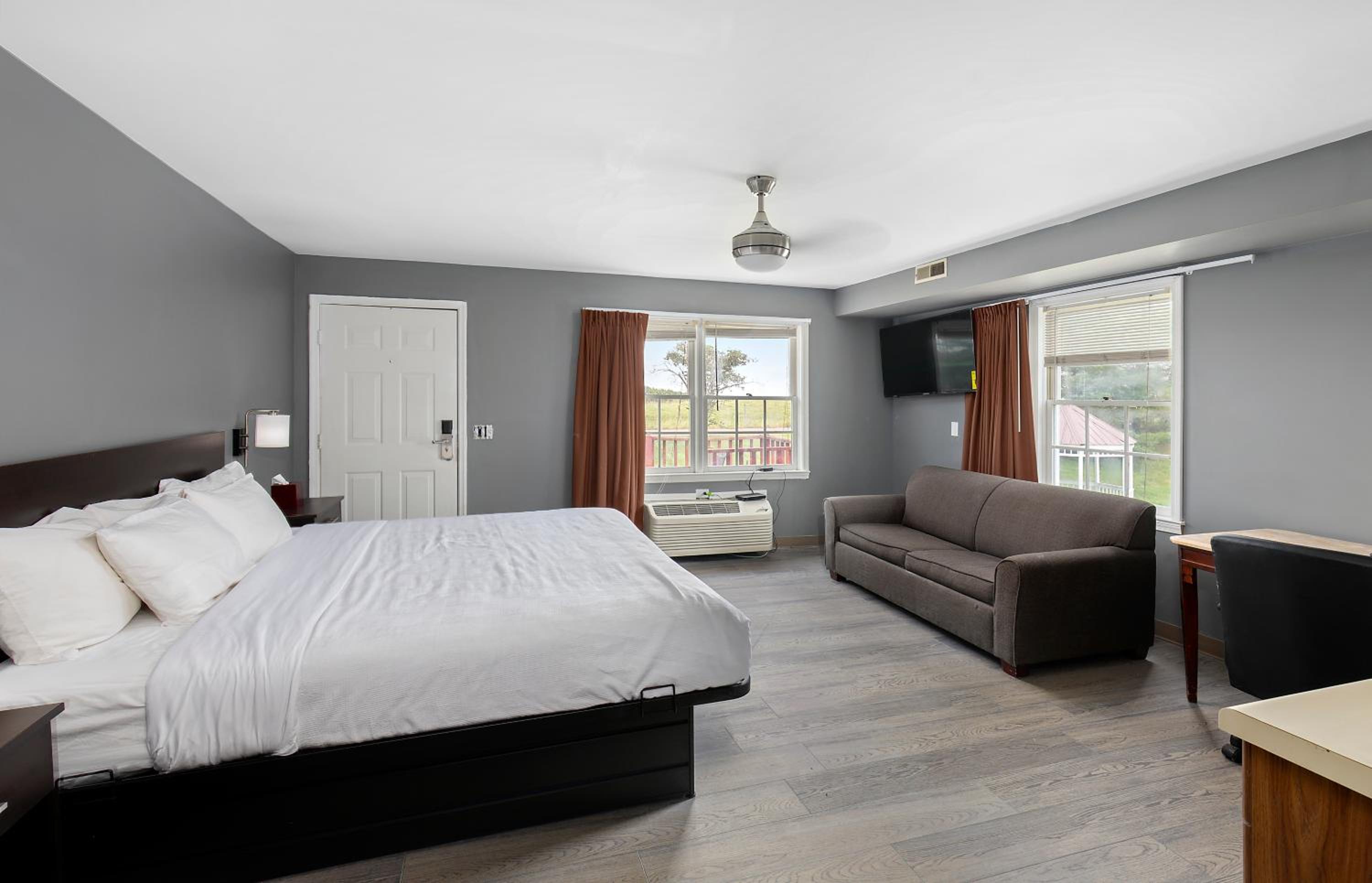 Four Seasons Country Inn