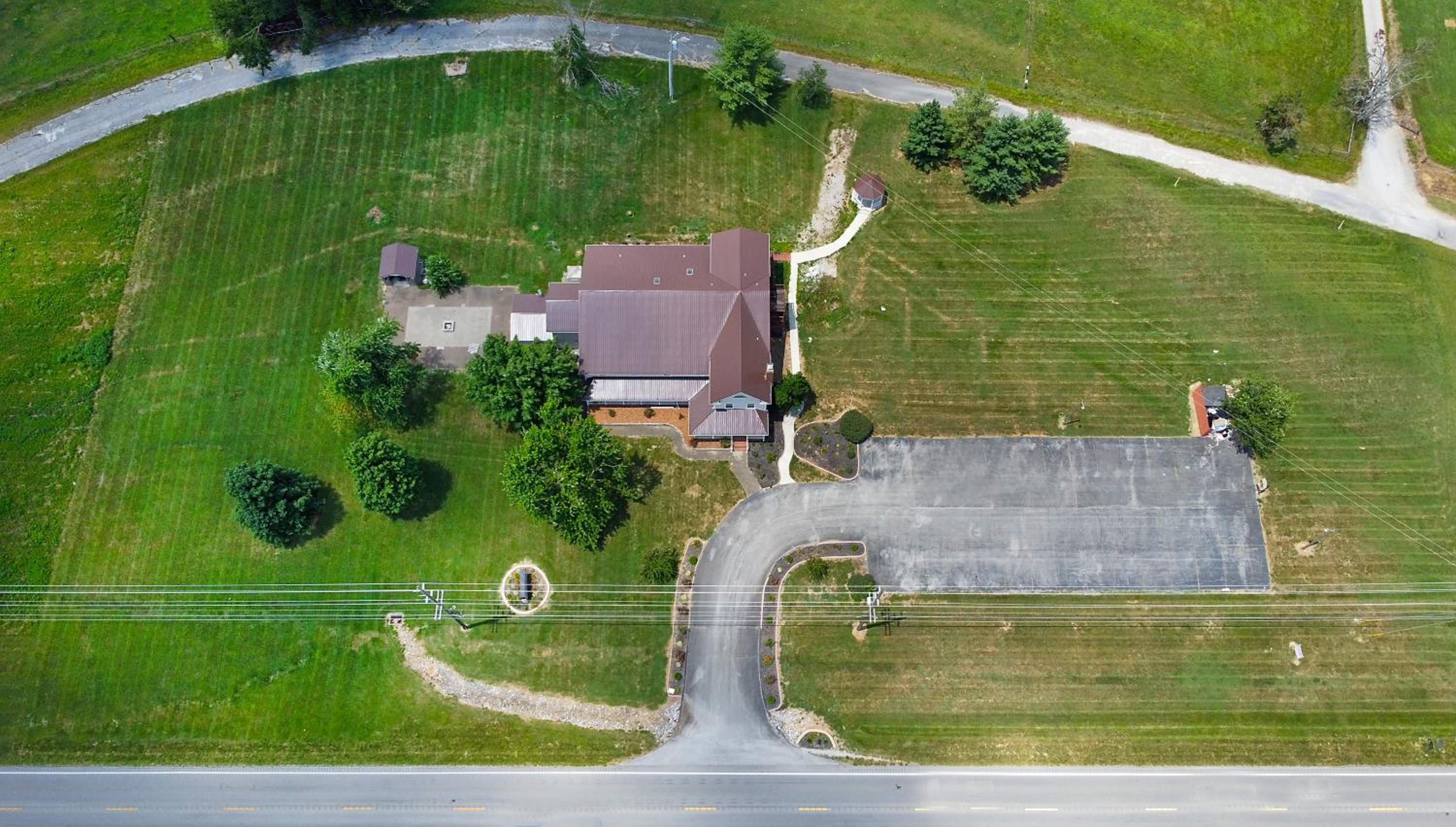 Four Seasons Country Inn - Property Image 6