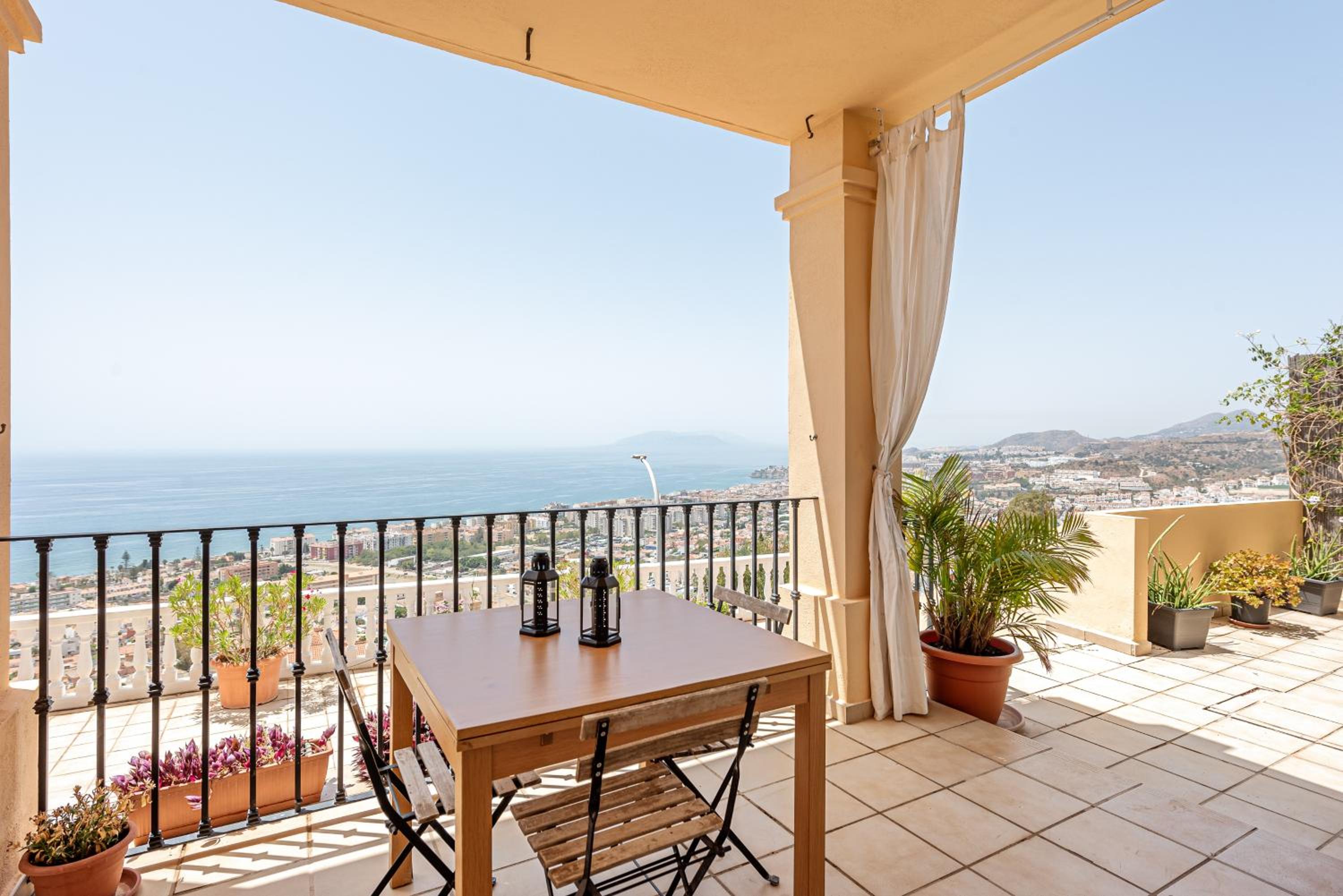 Casa Familiar con Piscina Frente al Mar view 4