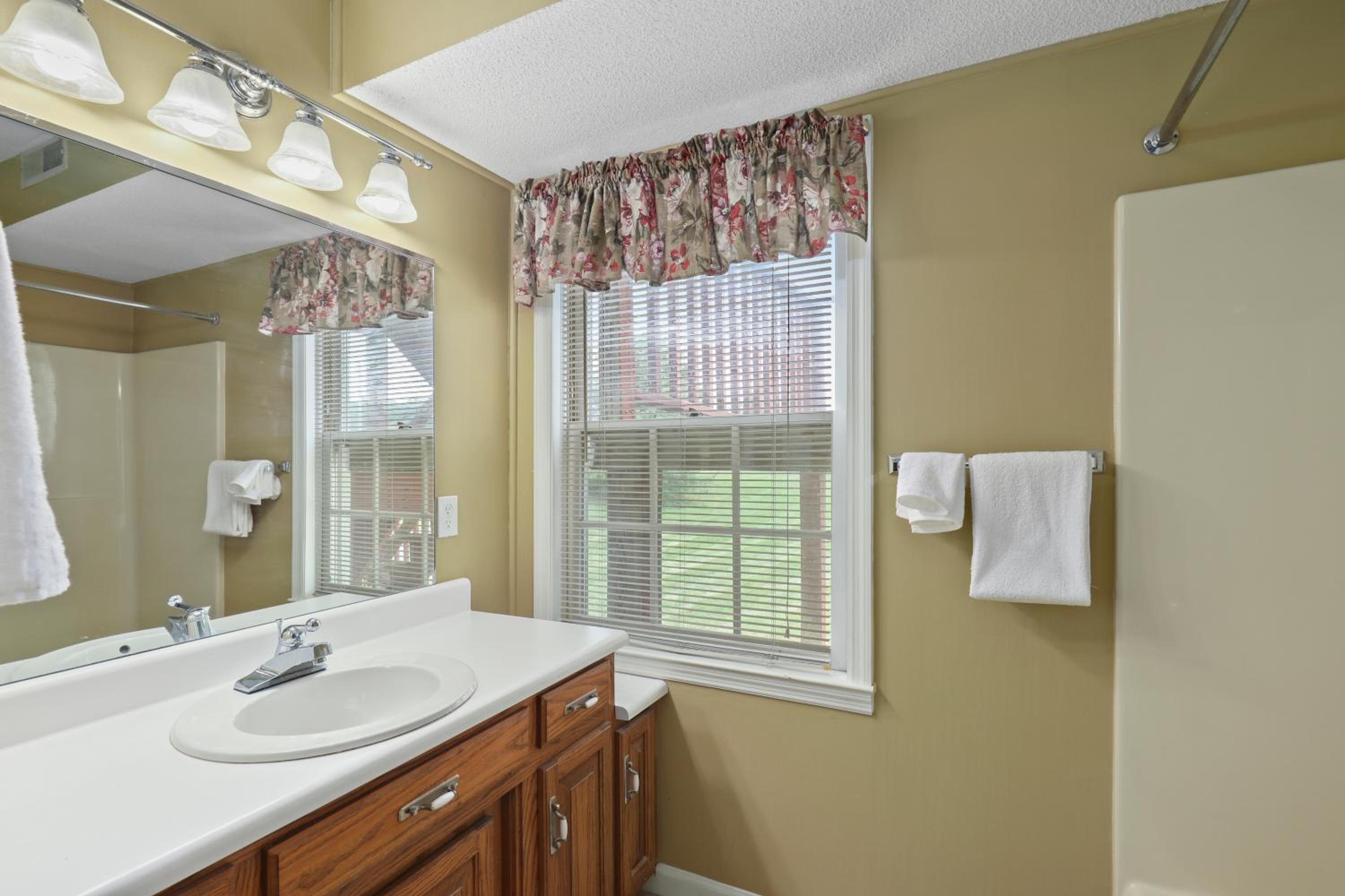 Four Seasons Country Inn - Property Image 2